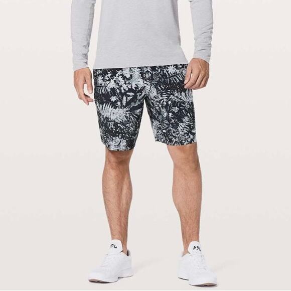 Lululemon Pace Breaker Short *Linerless 9" Canopy Ice Grey Black Small - Picture 1 of 13